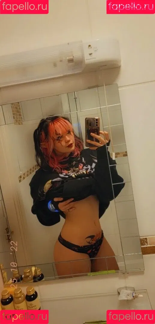 zureeal Onlyfans Photo Gallery 