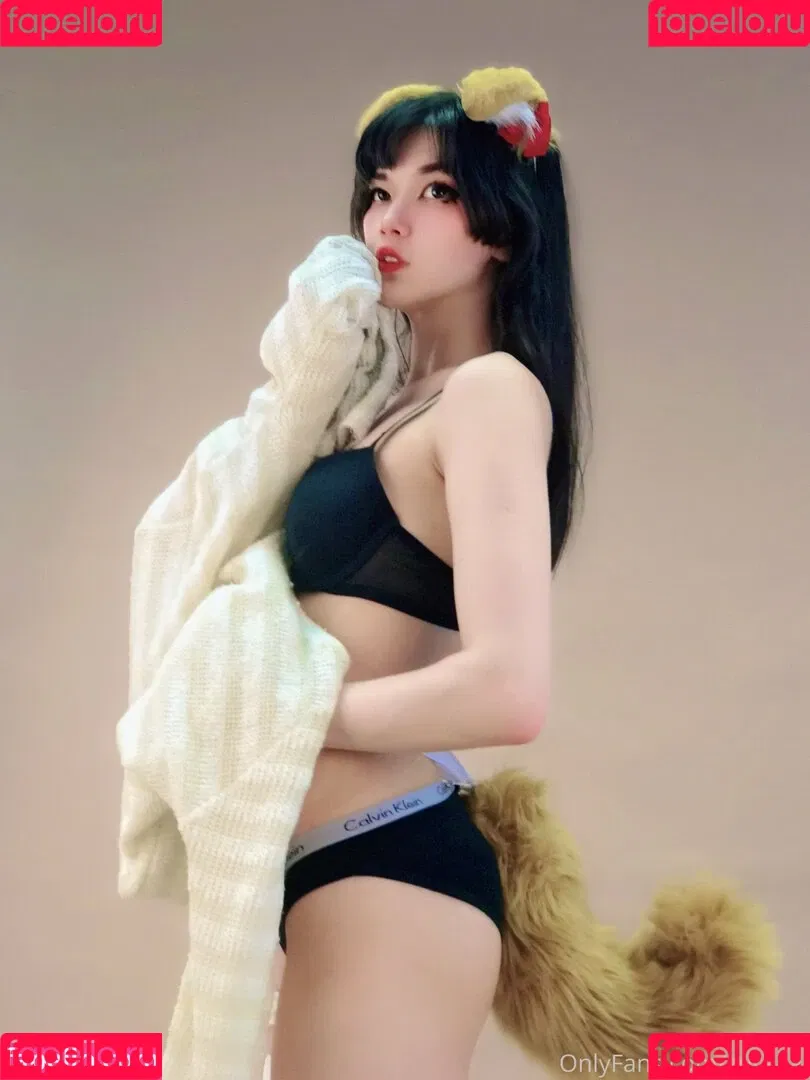 zureeal Onlyfans Photo Gallery 