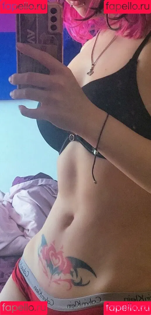zureeal Onlyfans Photo Gallery 