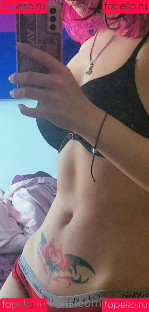 zureeal Onlyfans Photo Gallery 