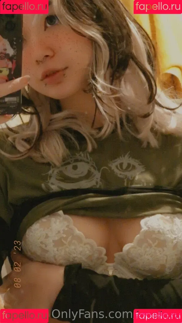 zureeal Onlyfans Photo Gallery 
