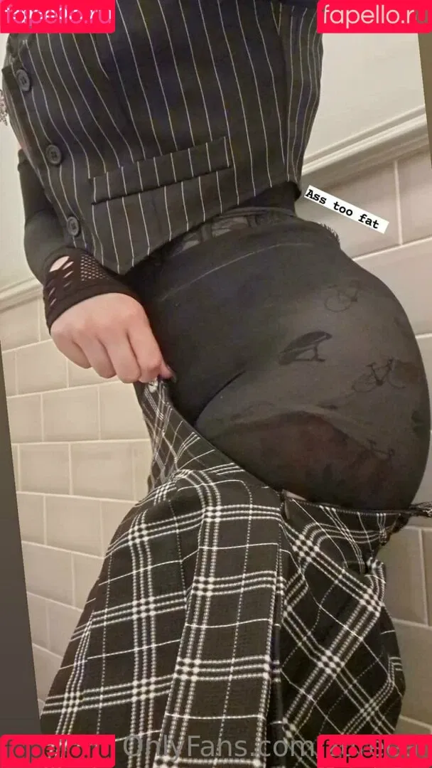 zureeal Onlyfans Photo Gallery 