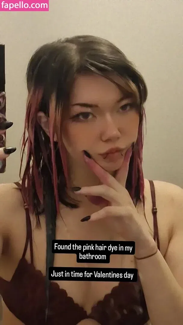 zureeal Onlyfans Photo Gallery 