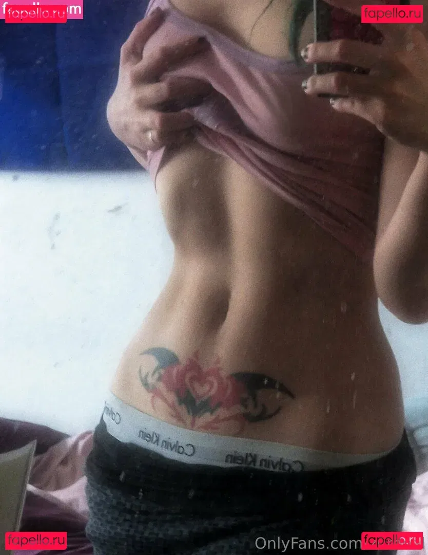 zureeal Onlyfans Photo Gallery 