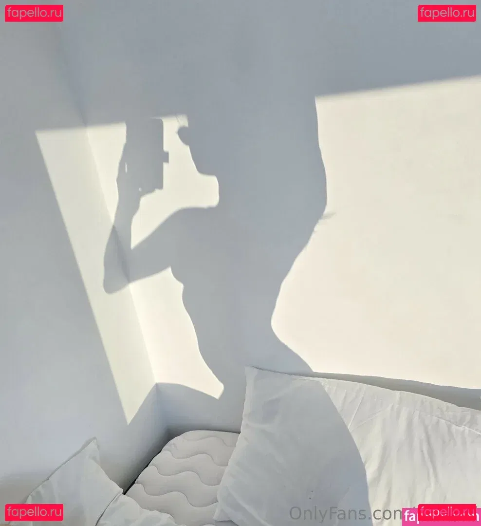 zureeal Onlyfans Photo Gallery 