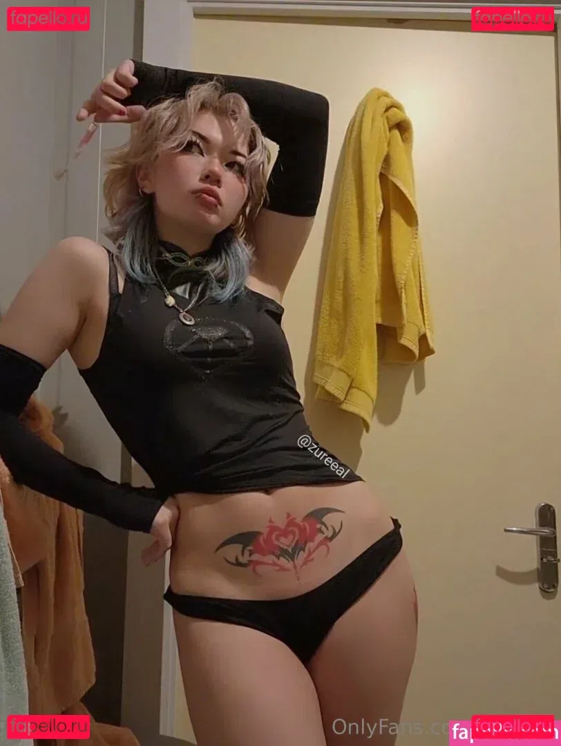 zureeal Onlyfans Photo Gallery 