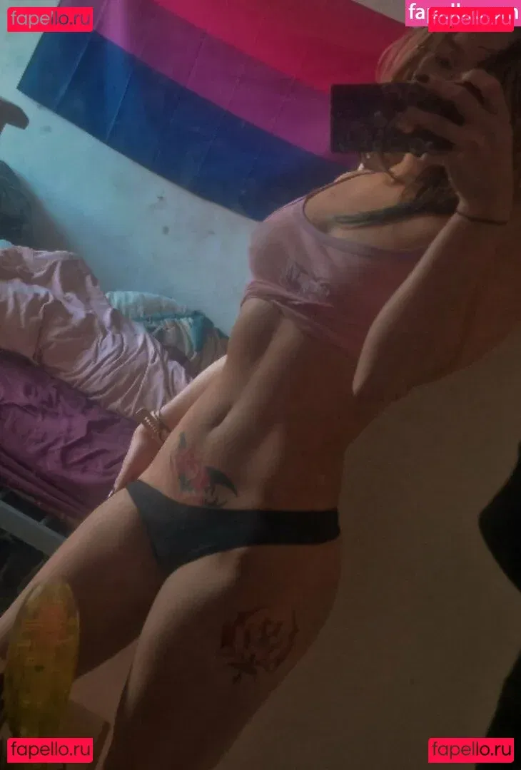 zureeal Onlyfans Photo Gallery 