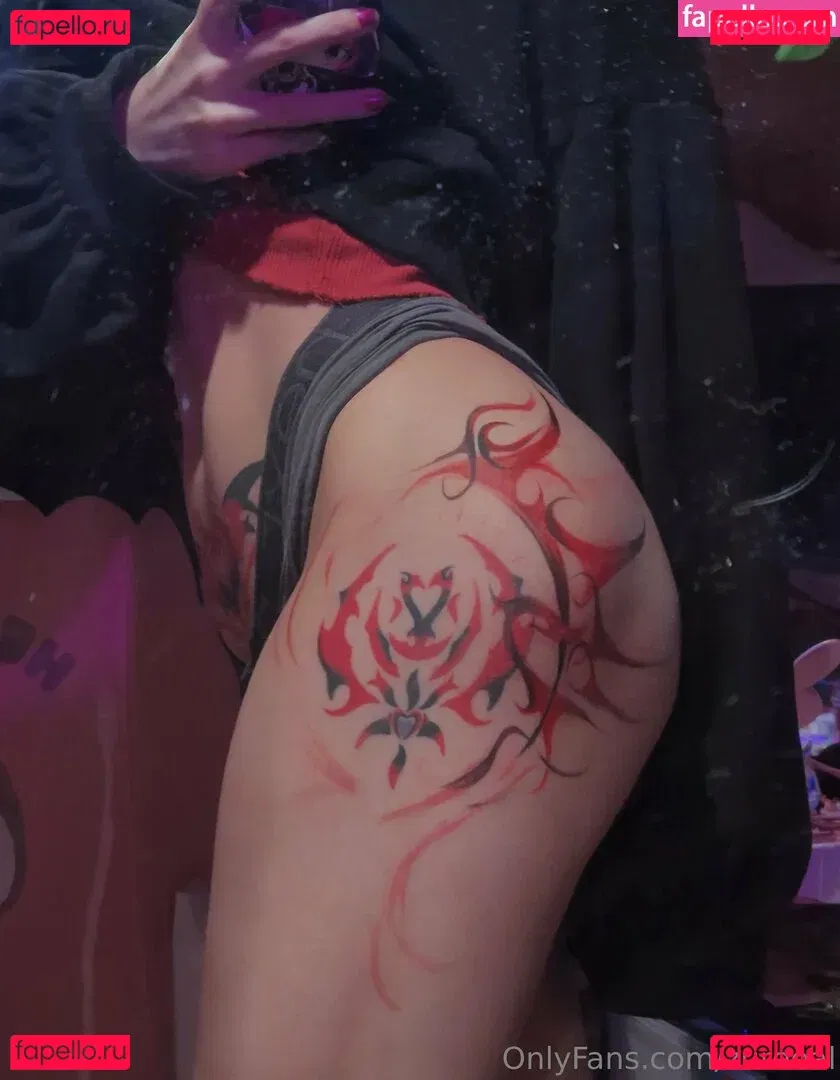 zureeal Onlyfans Photo Gallery 