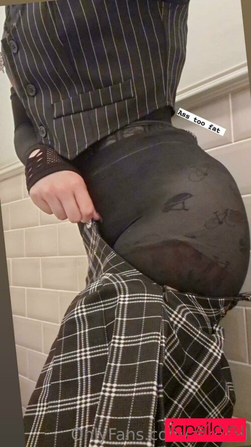 zureeal Onlyfans Photo Gallery 