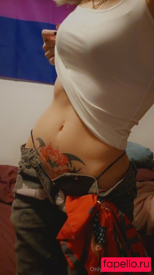 zureeal Onlyfans Photo Gallery 