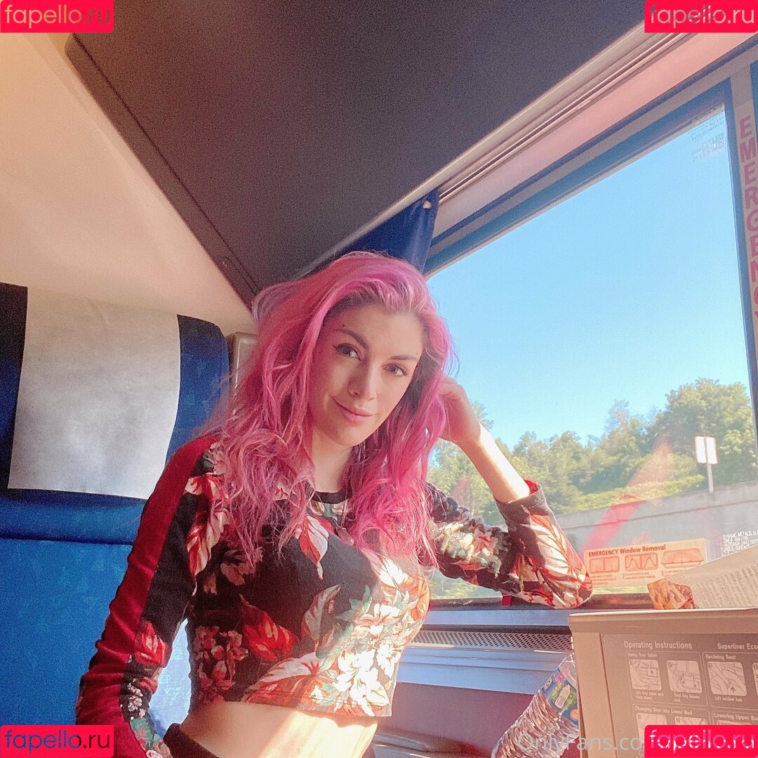 Luxneon Onlyfans Photo Gallery 