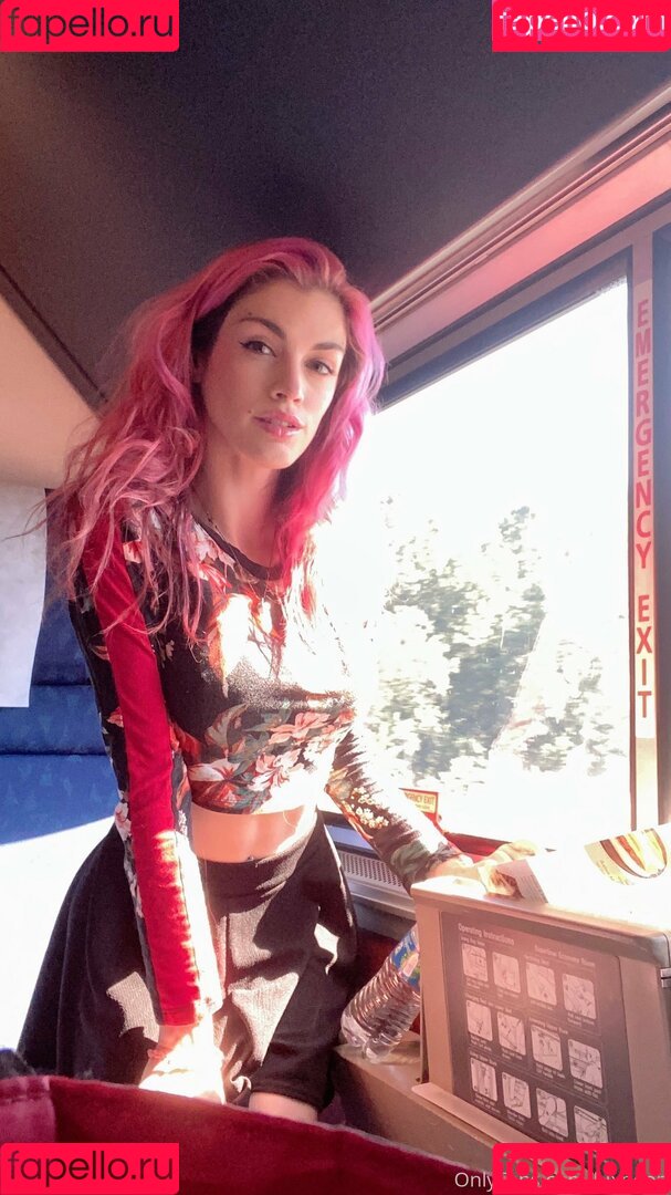 Luxneon Onlyfans Photo Gallery 