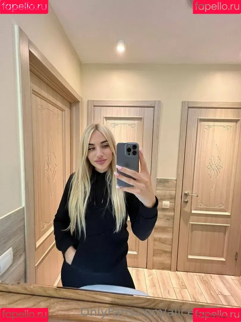 alicedollyua Onlyfans Photo Gallery 