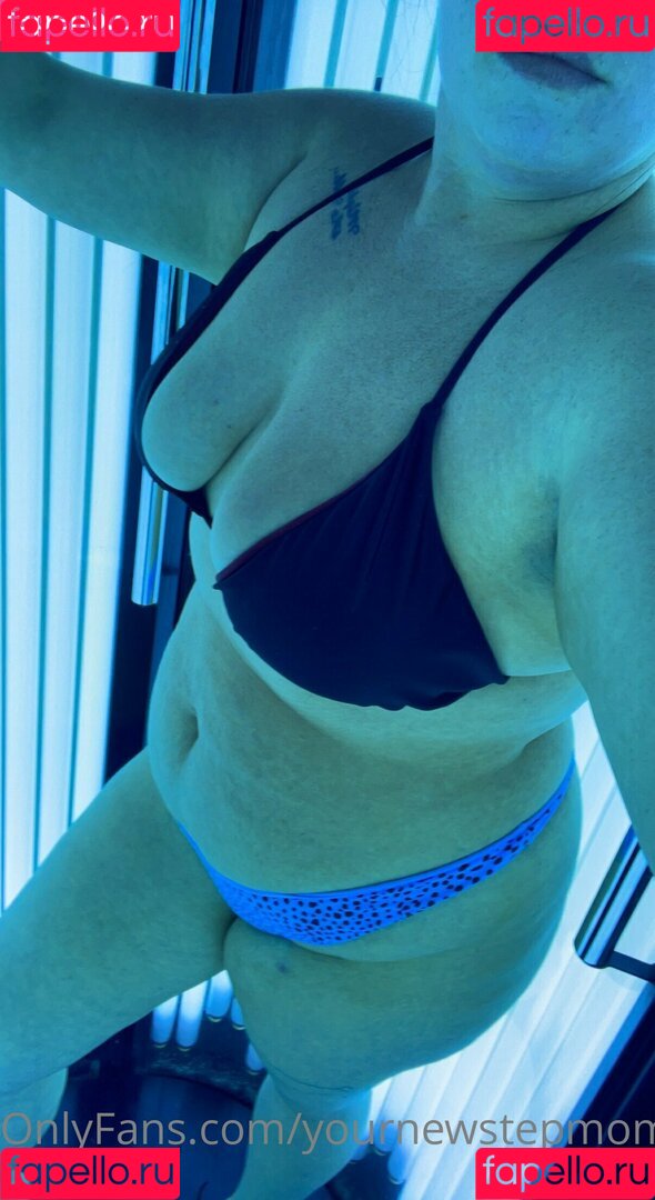 yournewstepmomxfree Onlyfans Photo Gallery 