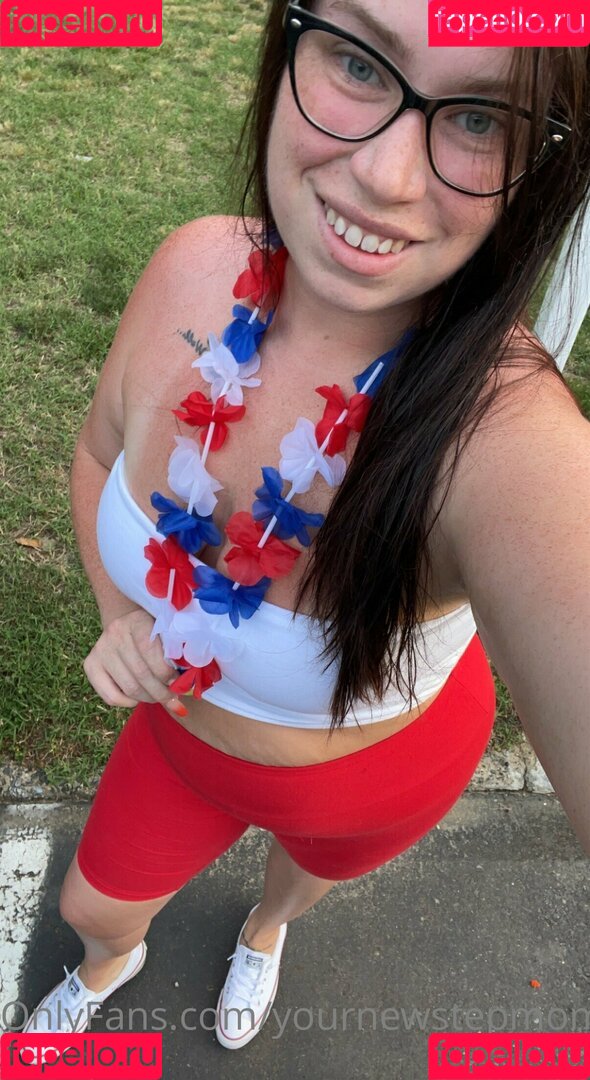 yournewstepmomxfree Onlyfans Photo Gallery 