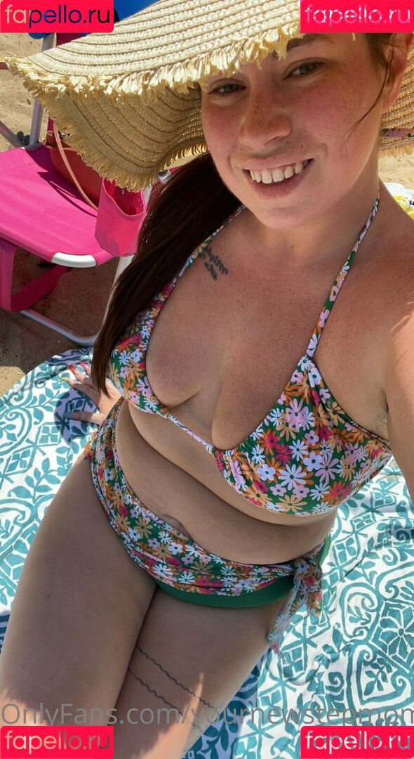 yournewstepmomxfree Onlyfans Photo Gallery 