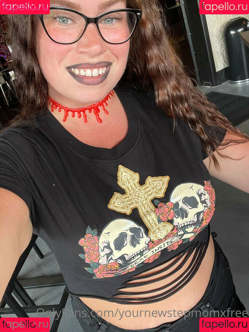 yournewstepmomxfree Onlyfans Photo Gallery 