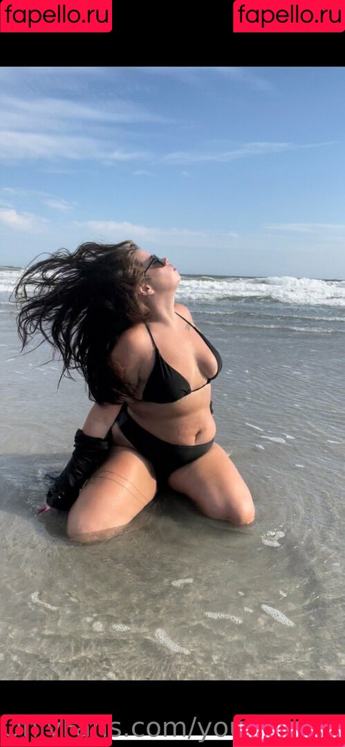 yournewstepmomxfree Onlyfans Photo Gallery 