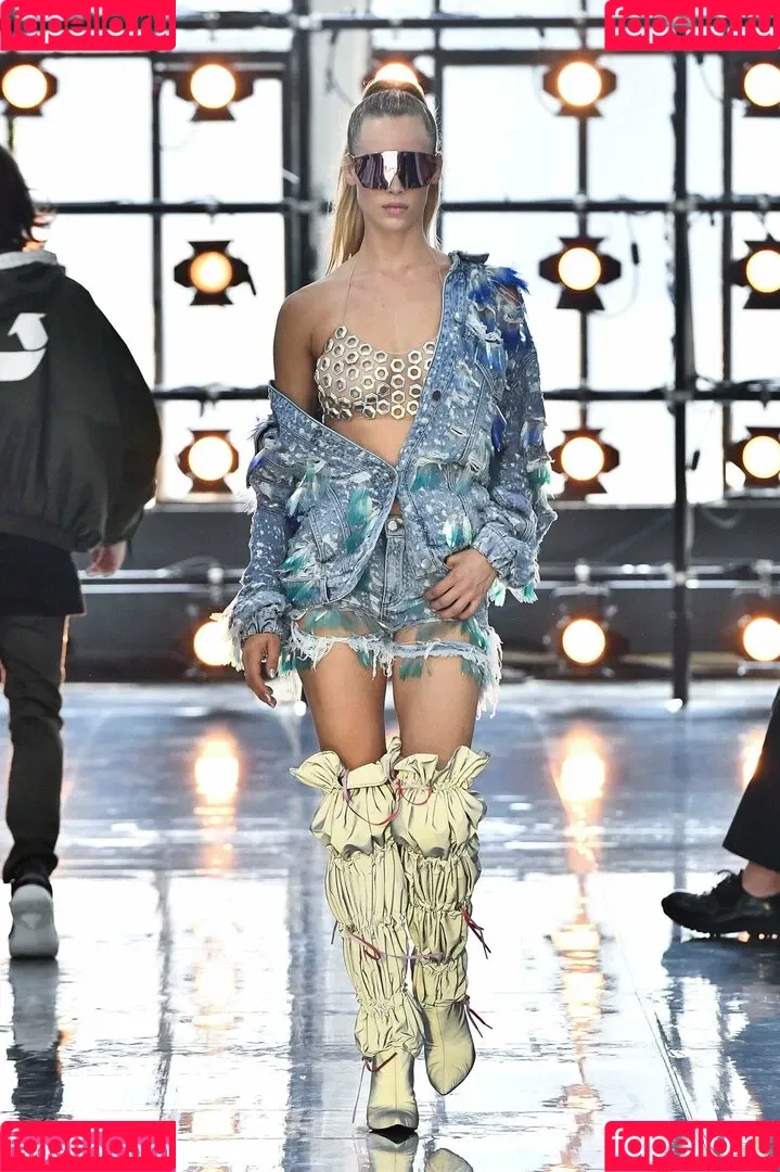 Hannah Ferguson Onlyfans Photo Gallery 