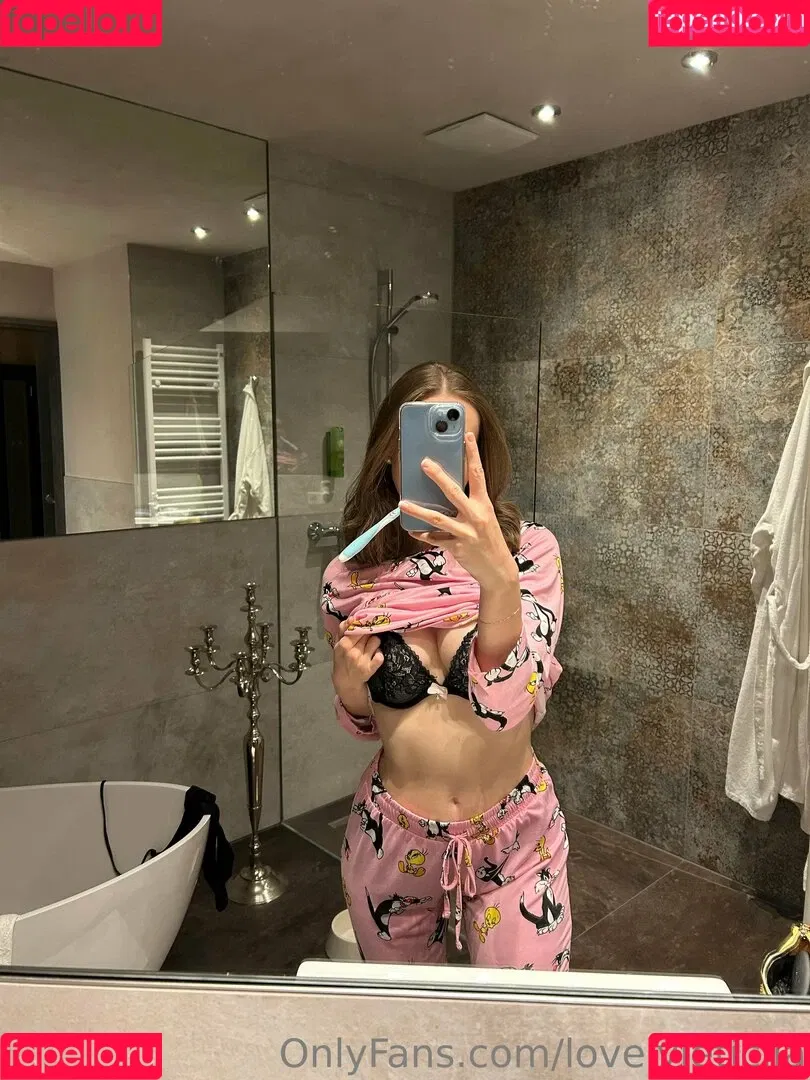 LovelyLeticiia Onlyfans Photo Gallery 