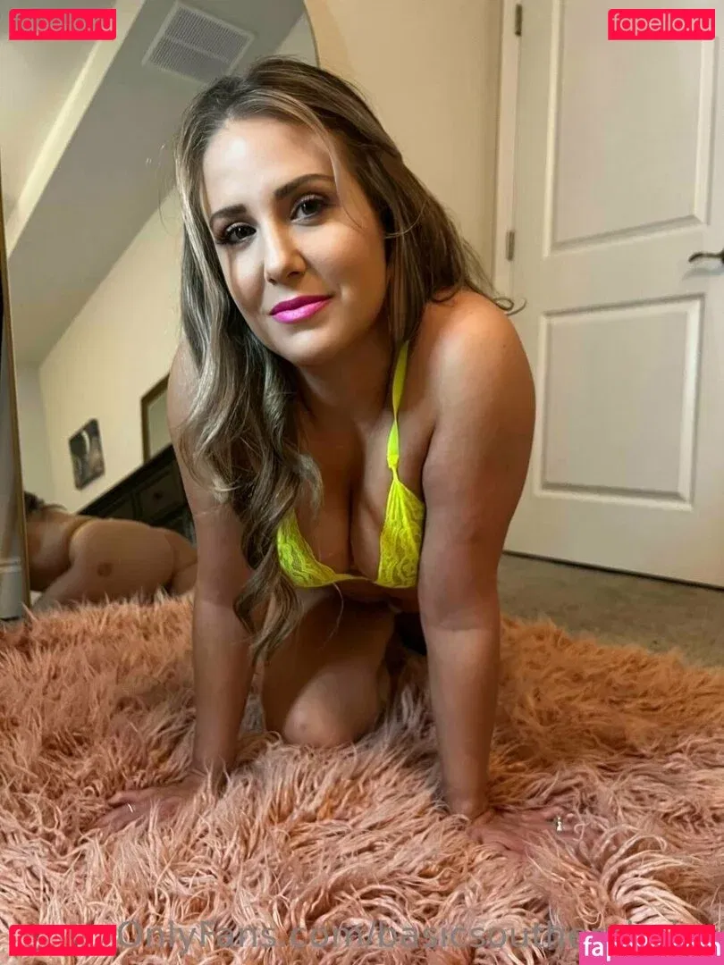 basicsouthernbabe Onlyfans Photo Gallery 