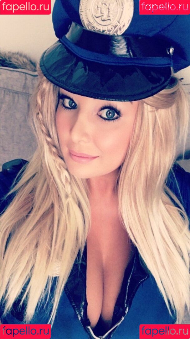 Charlotte Fox Onlyfans Photo Gallery 