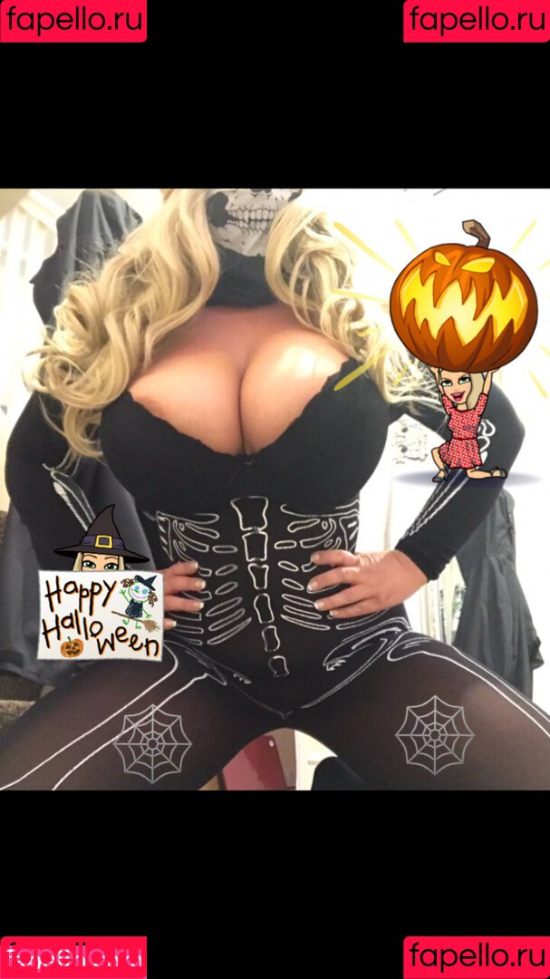 Charlotte Fox Onlyfans Photo Gallery 