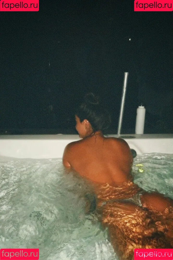 Gabriela Versiani Onlyfans Photo Gallery 