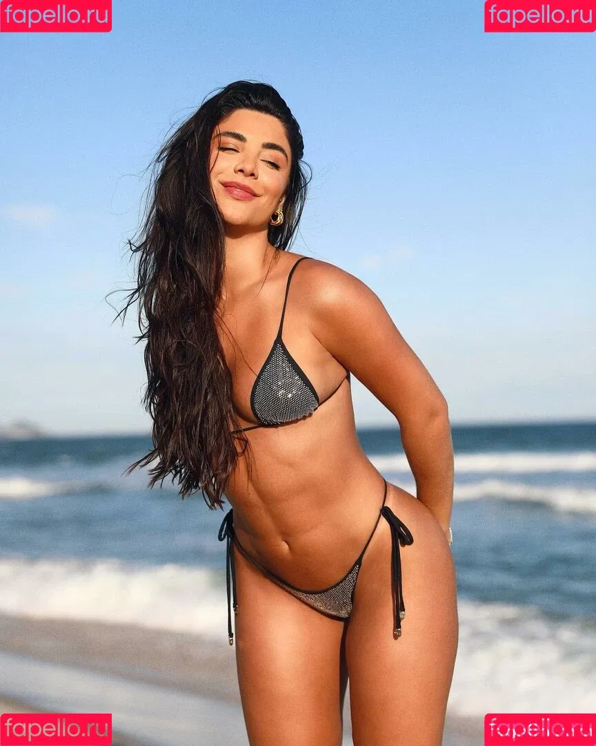 Gabriela Versiani Onlyfans Photo Gallery 