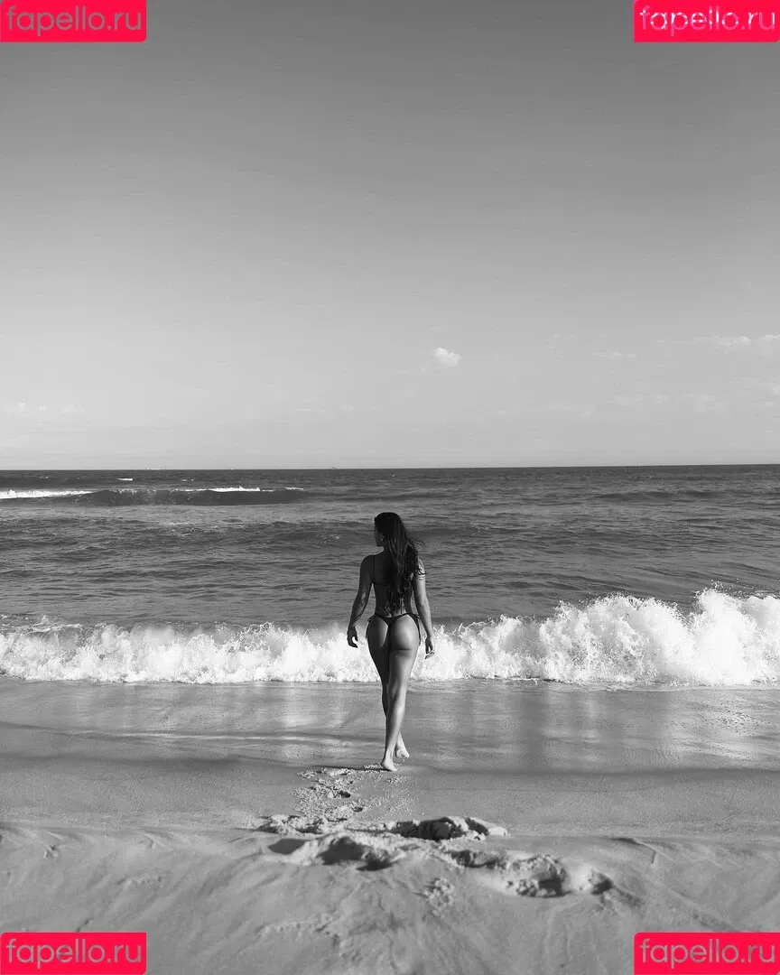Gabriela Versiani Onlyfans Photo Gallery 
