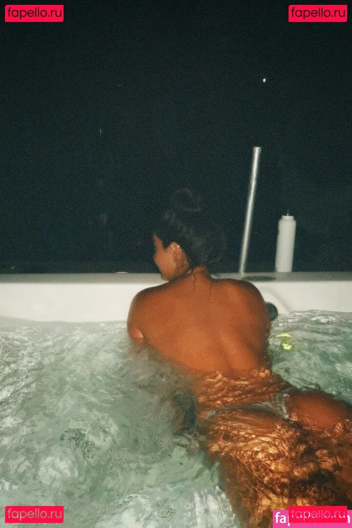 Gabriela Versiani Onlyfans Photo Gallery 