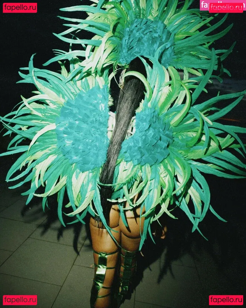 Gabriela Versiani Onlyfans Photo Gallery 