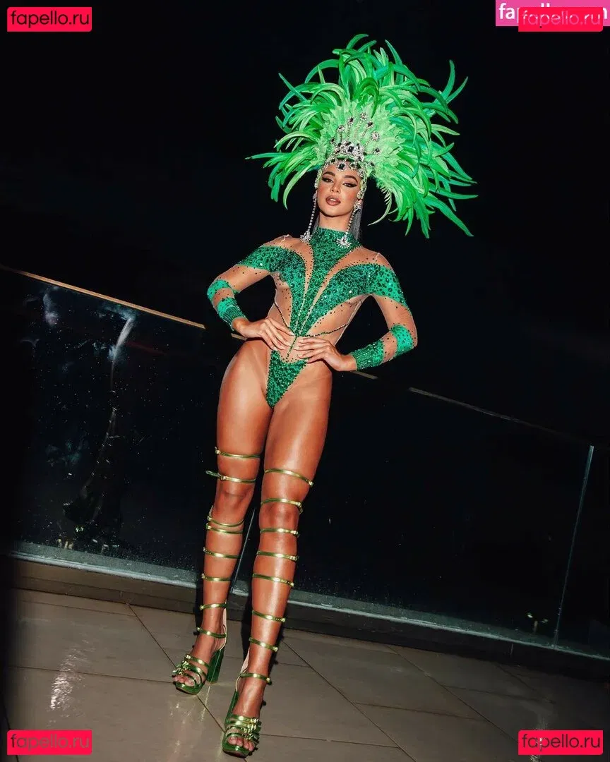 Gabriela Versiani Onlyfans Photo Gallery 