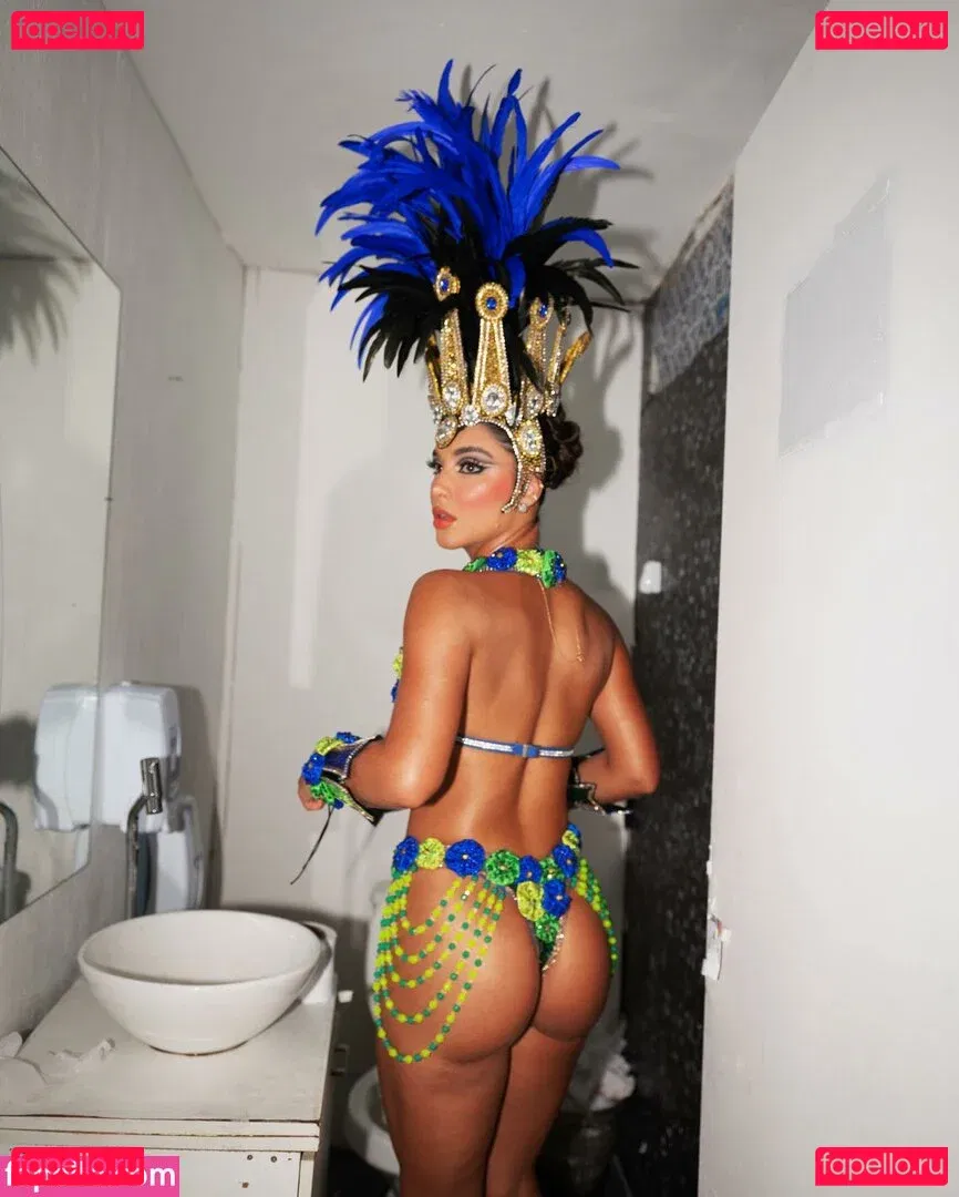 Gabriela Versiani Onlyfans Photo Gallery 