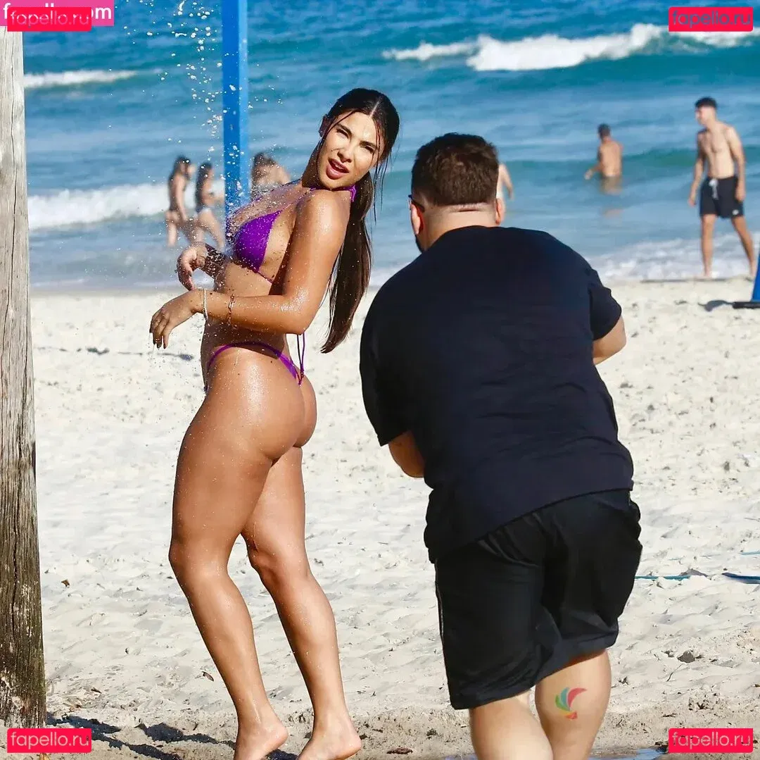 Gabriela Versiani Onlyfans Photo Gallery 