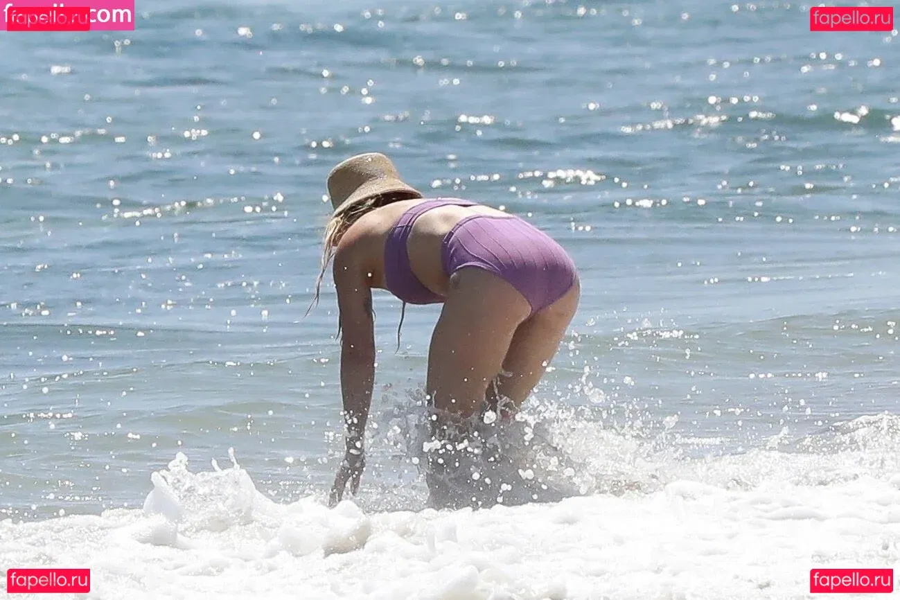 Hilary Duff Onlyfans Photo Gallery 