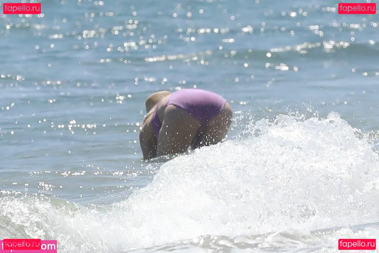 Hilary Duff Onlyfans Photo Gallery 