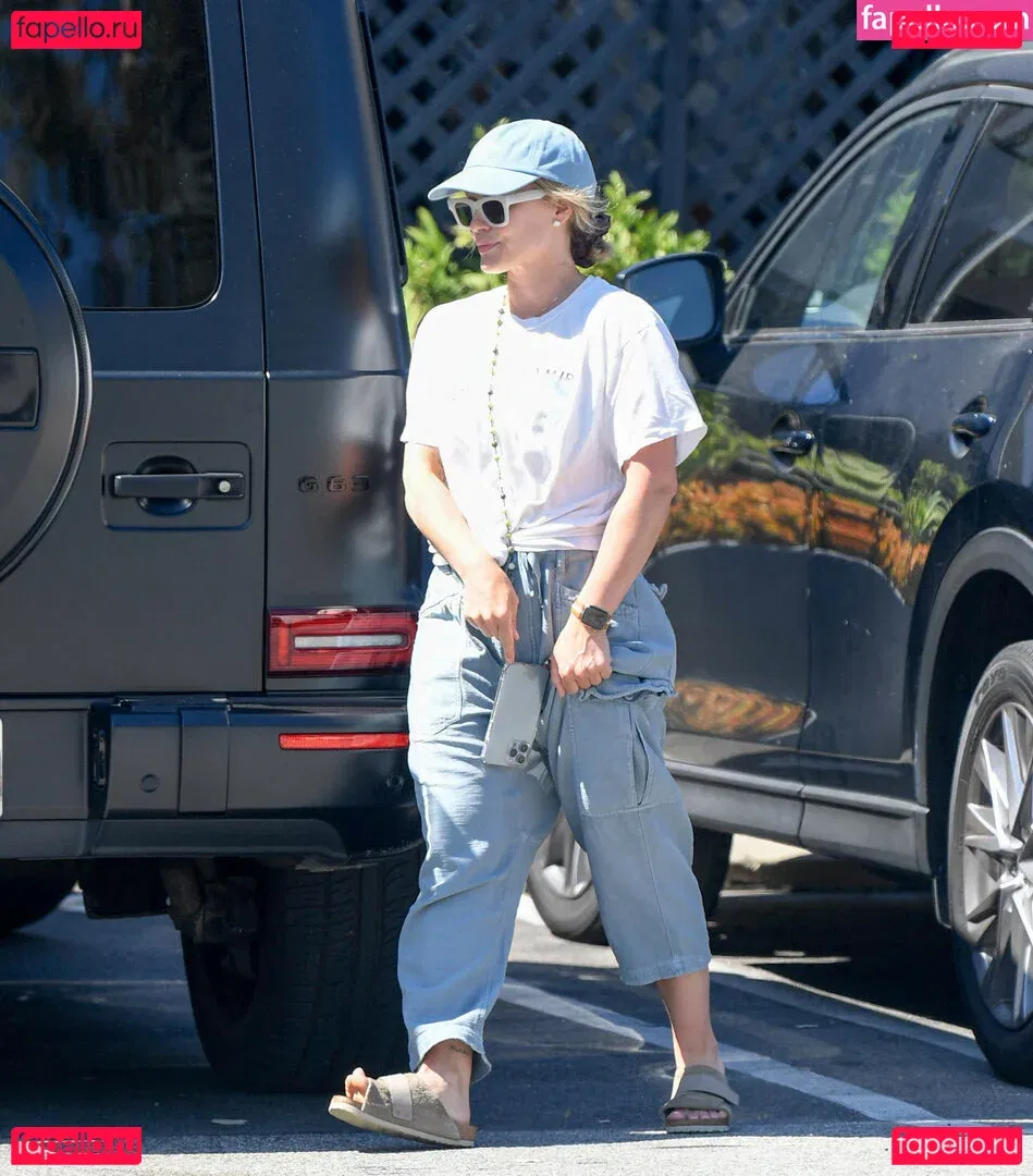 Hilary Duff Onlyfans Photo Gallery 