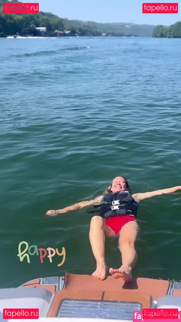 Hilary Duff Onlyfans Photo Gallery 