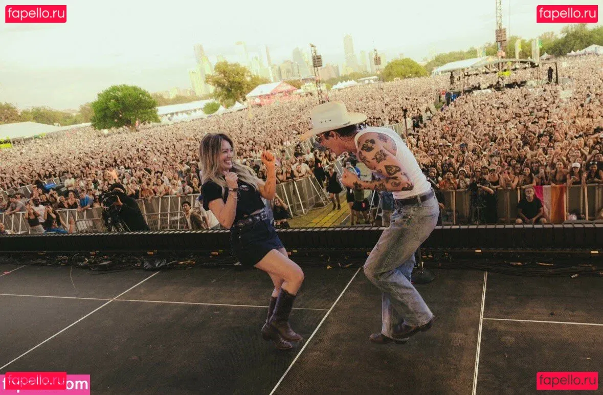 Hilary Duff Onlyfans Photo Gallery 