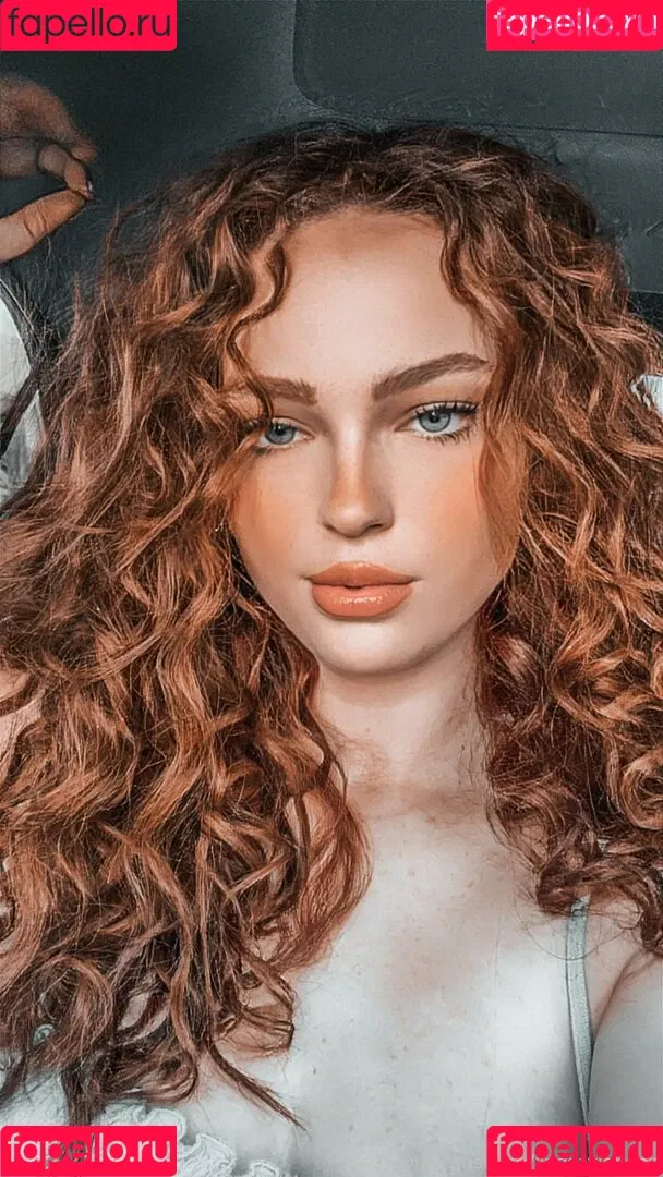 lindsaylohann Onlyfans Photo Gallery 