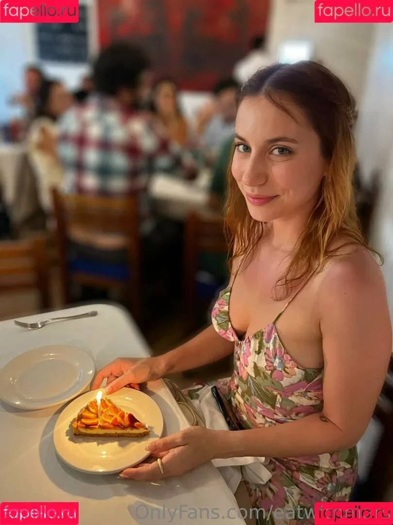 Eatwithmars Onlyfans Photo Gallery 