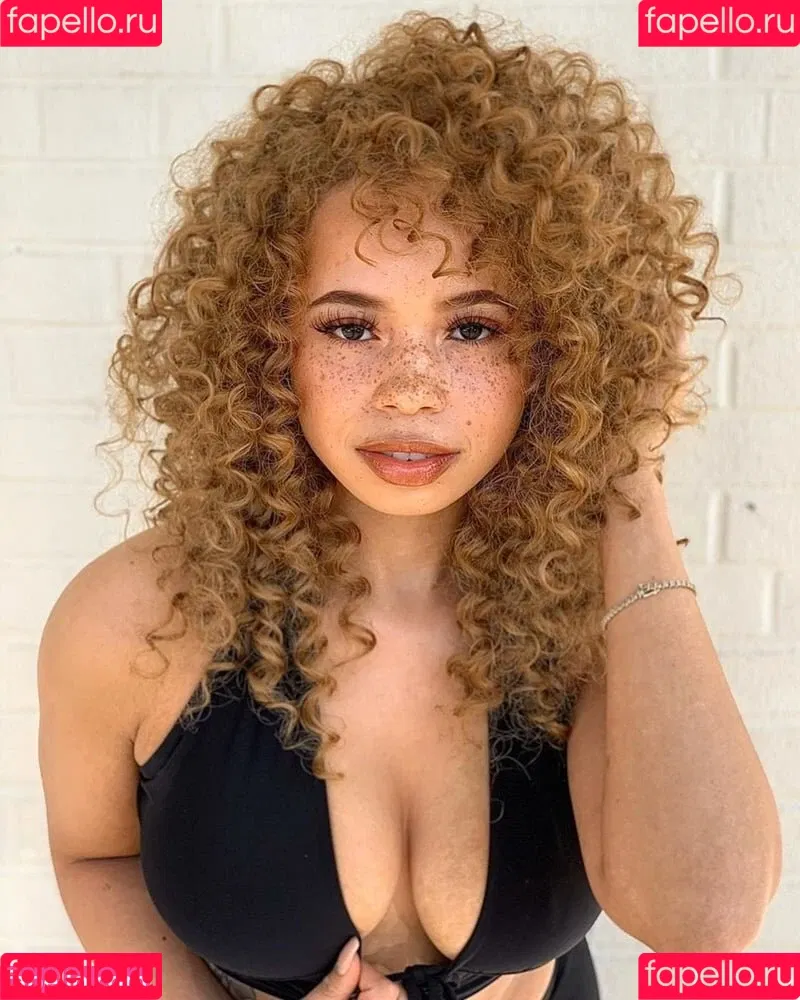 mayaregiii Onlyfans Photo Gallery 