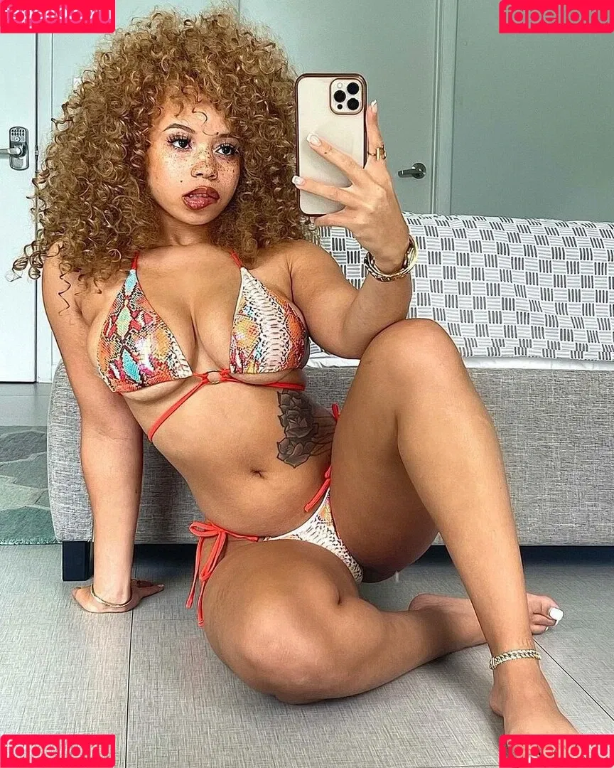 mayaregiii Onlyfans Photo Gallery 