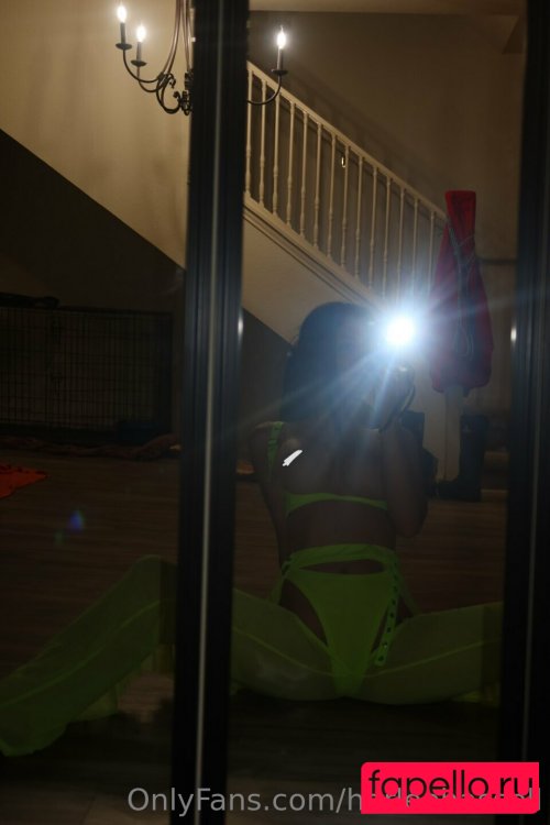 harleehassell Onlyfans Photo Gallery 