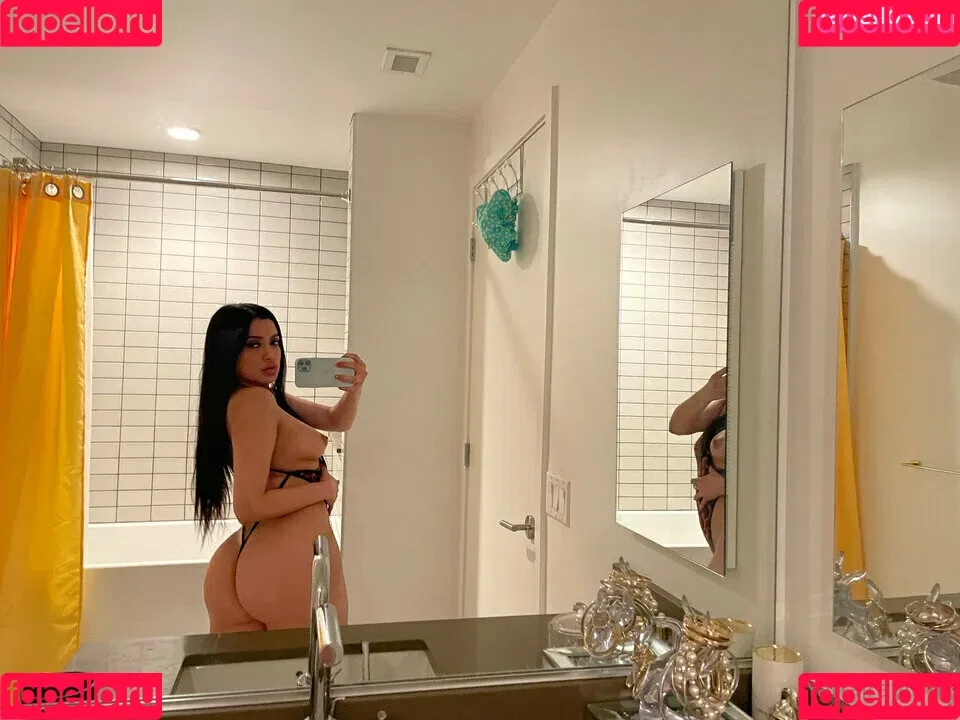 Yahaira Yumi Onlyfans Photo Gallery 