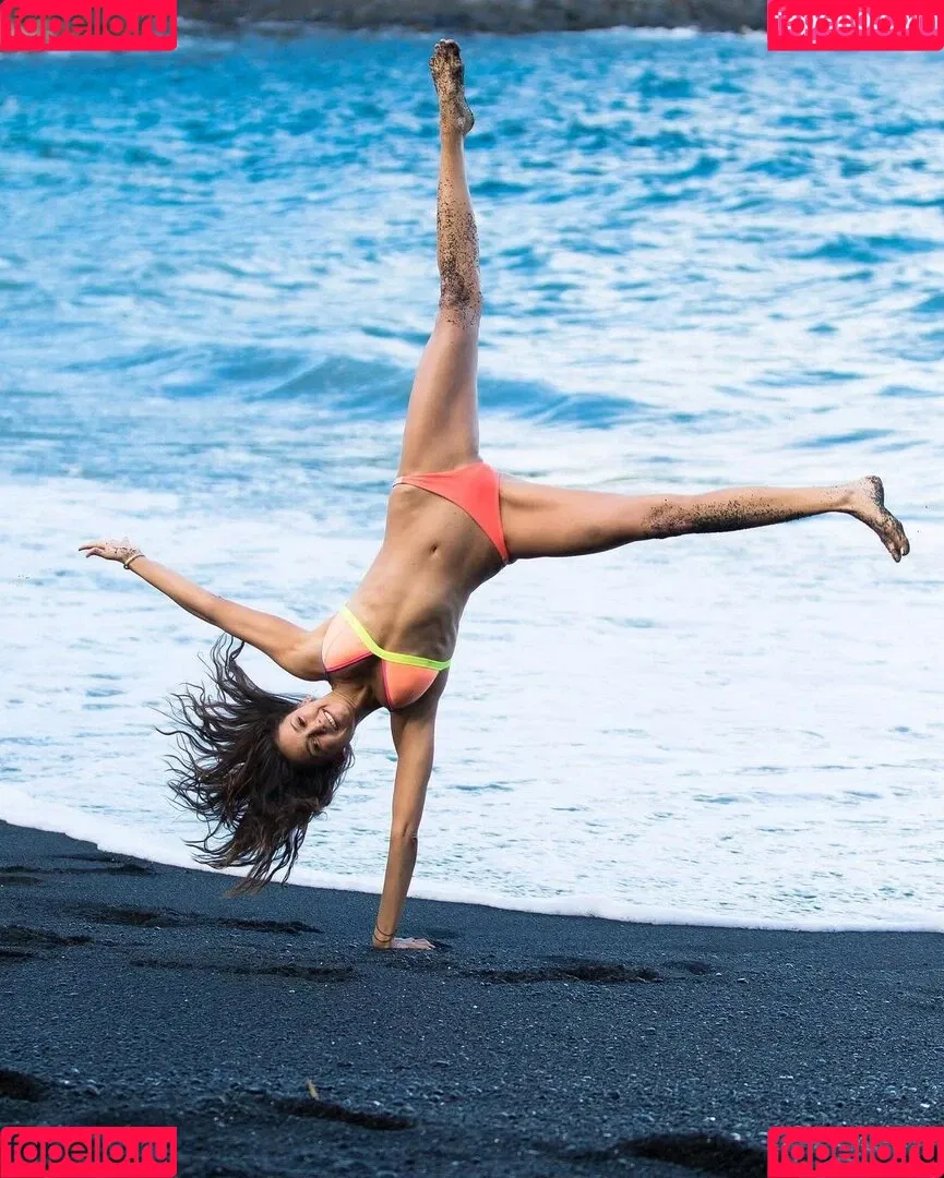 Nina Dobrev Onlyfans Photo Gallery 