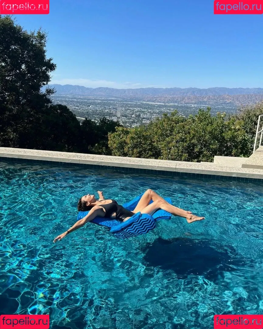 Nina Dobrev Onlyfans Photo Gallery 