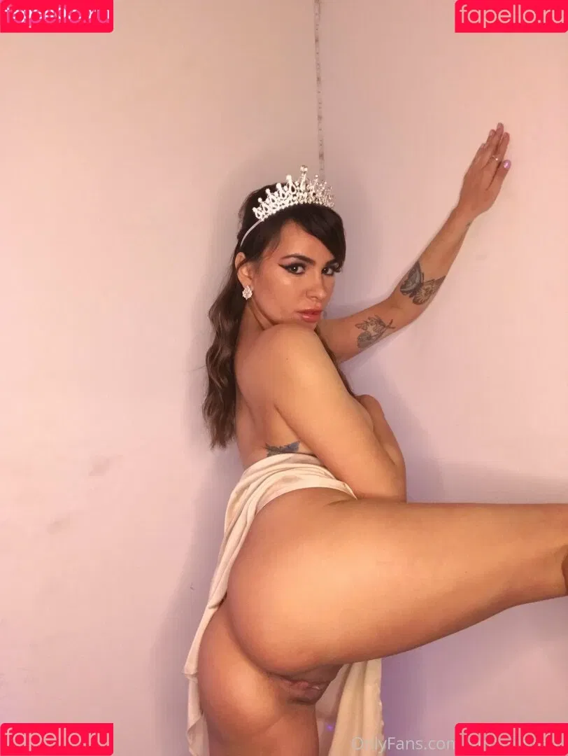 avianaviolet Onlyfans Photo Gallery 