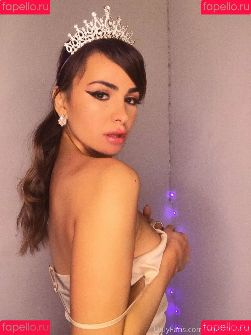 avianaviolet Onlyfans Photo Gallery 